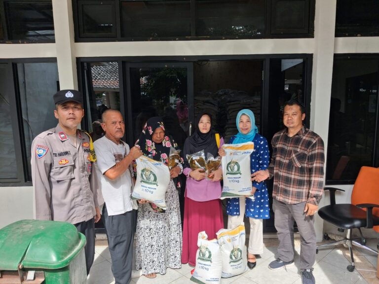 Pemdes Sumber Jaya Salurkan Bantuan Pangan Nasional untuk 930 Keluarga