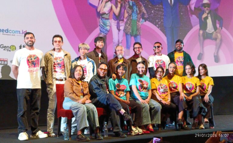 CAPER, Komedi Segar yang Menyentil Soal Pinjol ilegal