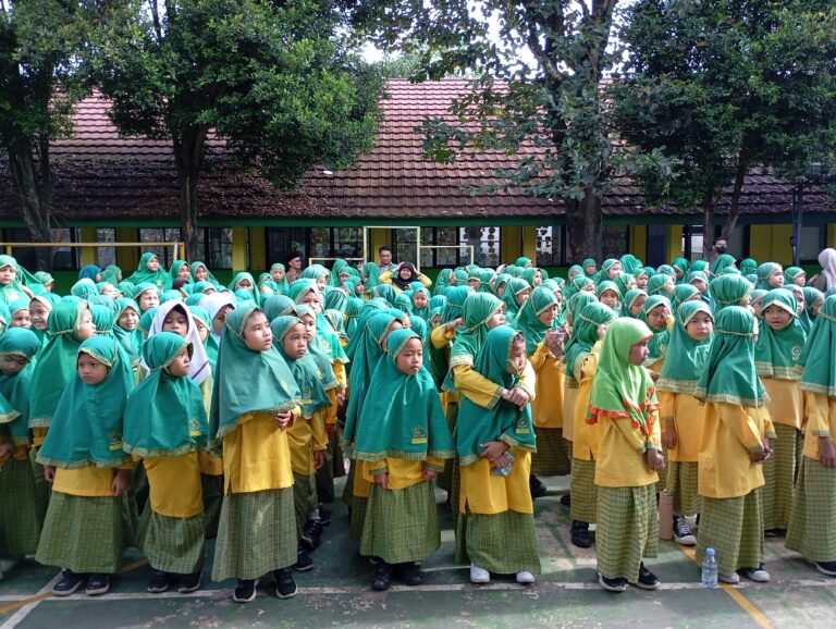 GIS Peduli Luncurkan Program Green School, MI Negeri Kota Bekasi Jadi Pilot Project